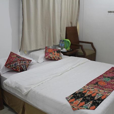 Emma Guesthouse Jertih Esterno foto